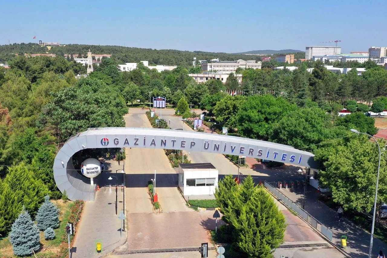 Gaziantep Üniversitesi Rektörlük Yarışı’nda Heyecanlı Bekleyiş